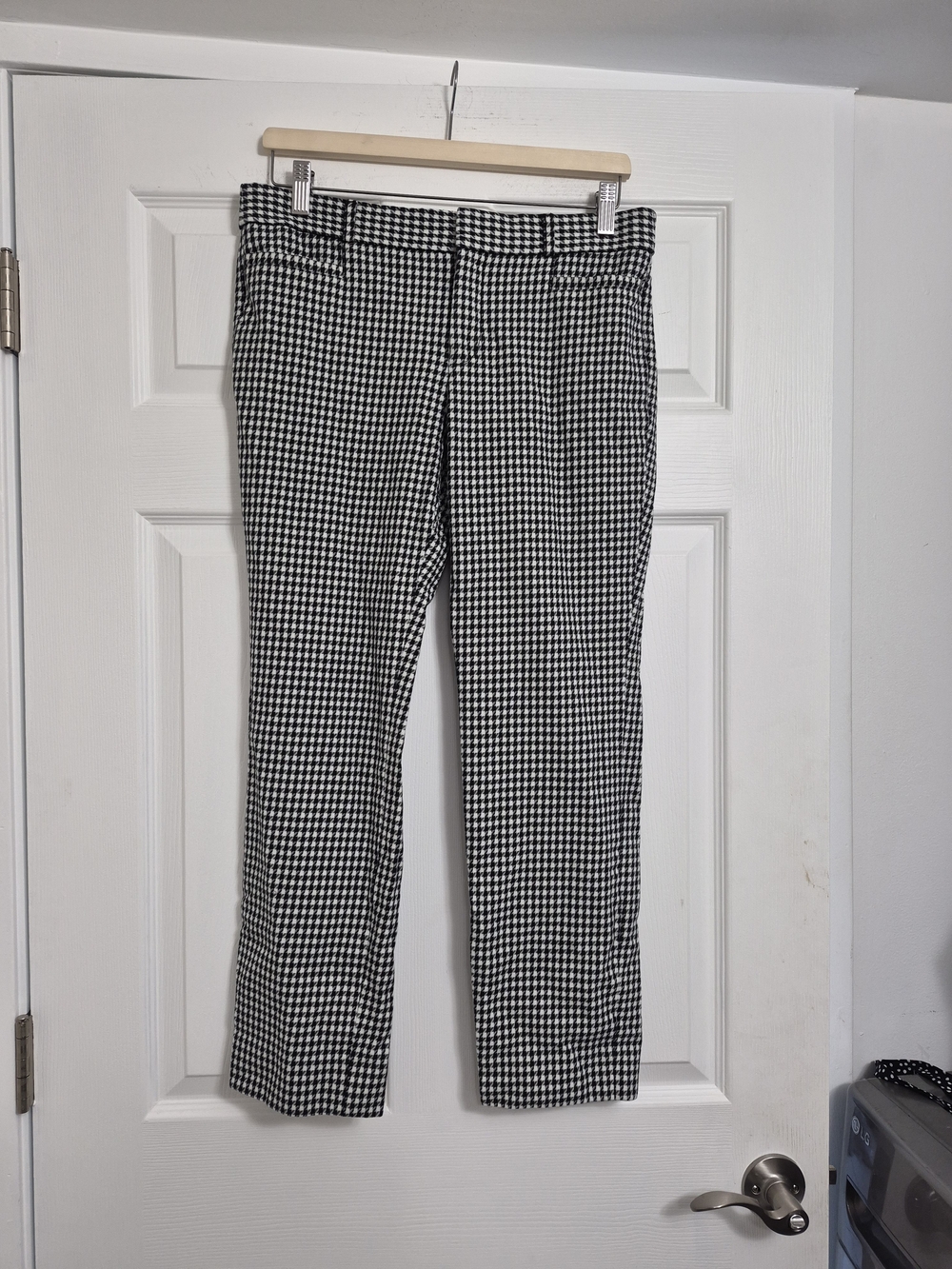 Banana Republic Black & White Houndstooth Cropped Trousers